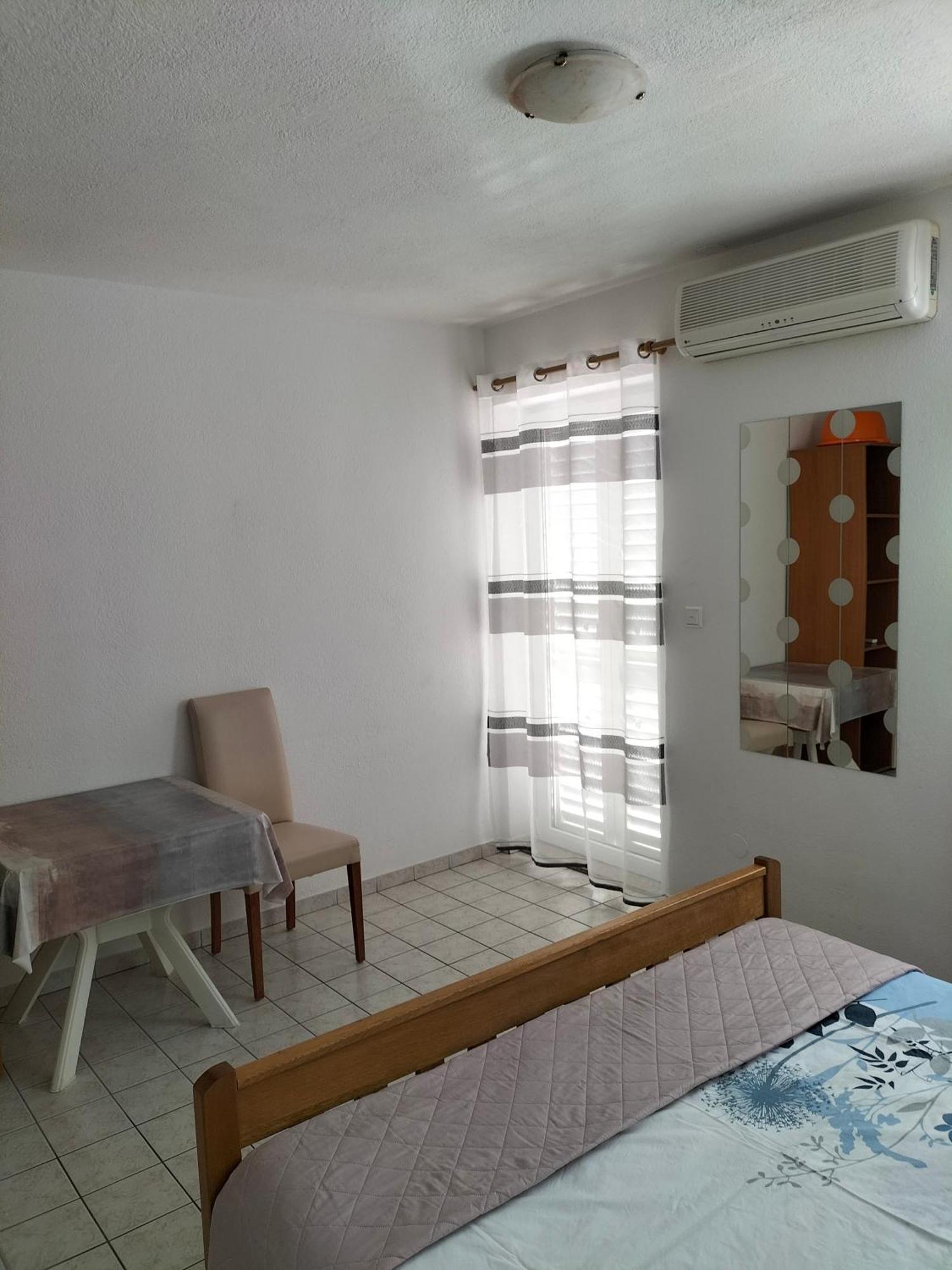 Studie-Apartment In Makarska, Kroatien Exterior photo